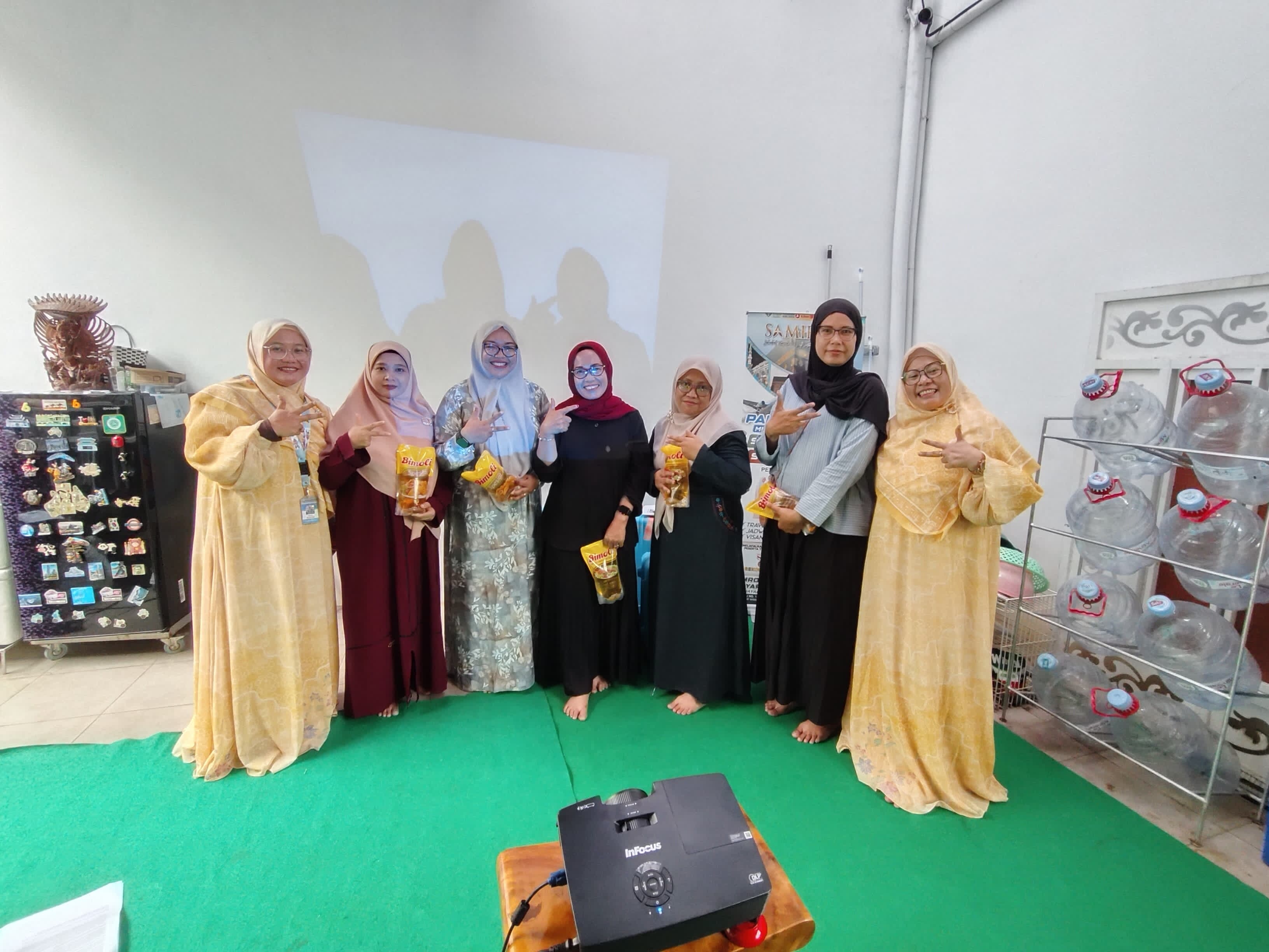 Penyampaian Materi Seminar Inspirasi Umroh